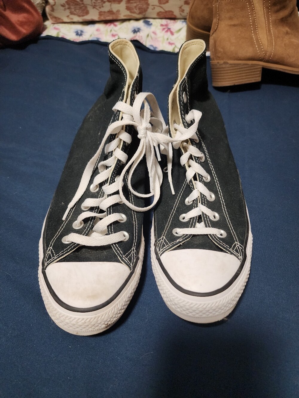 Classic High-Top Womens Sneakers in Black and White